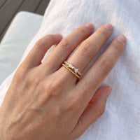 Thumbnail for Ring mit zirkonia — getragen, echte Größe, Gold | SKU: lepapillon