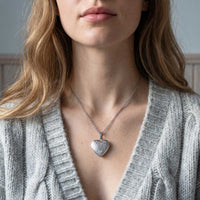 Thumbnail for Blumen-Herz-Medaillon Halskette mit Foto