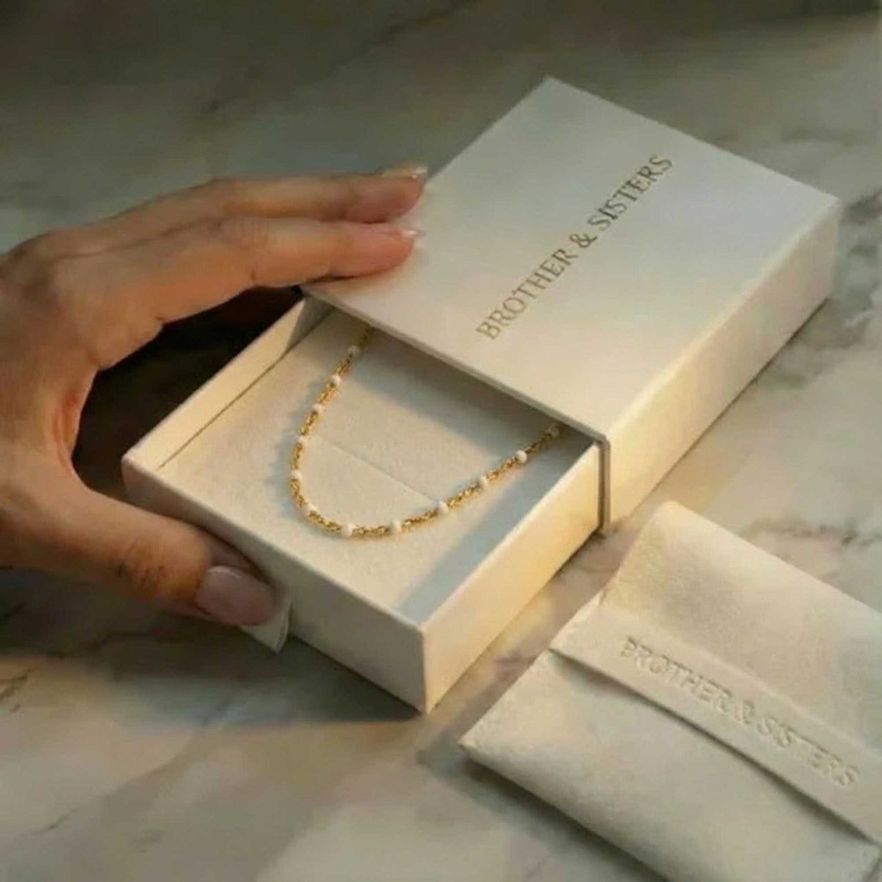 Weiße Perlen Choker