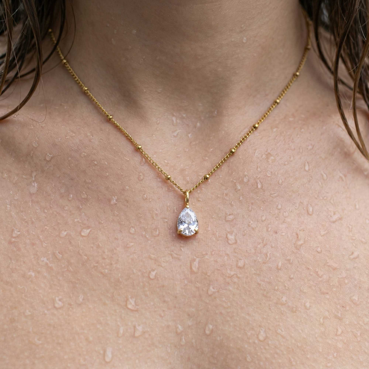 Astra Tropfen Halskette