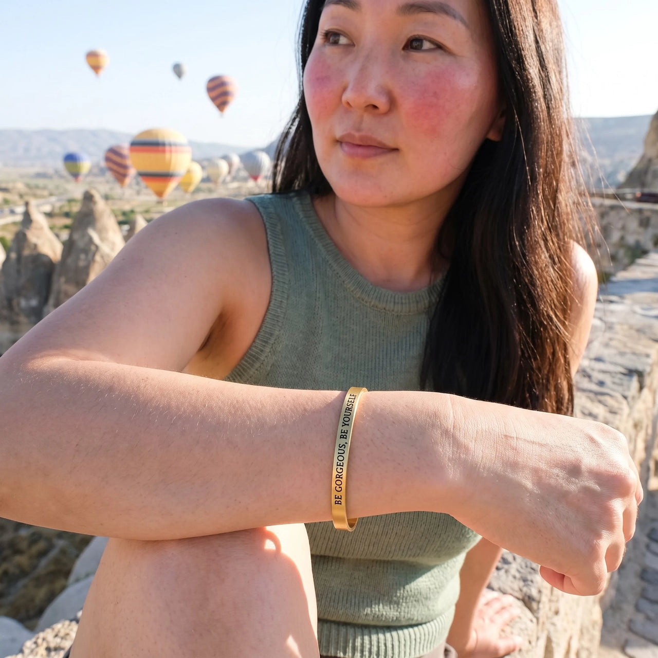 Armreif gold — getragen auf einer Reise, Gold | SKU: bgby-g