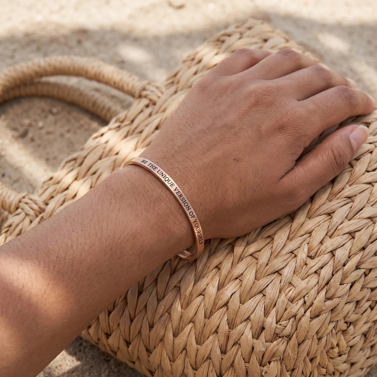 Armband mit spruch — getragen, echte Größe, Roségold | SKU: btuvoy-rg