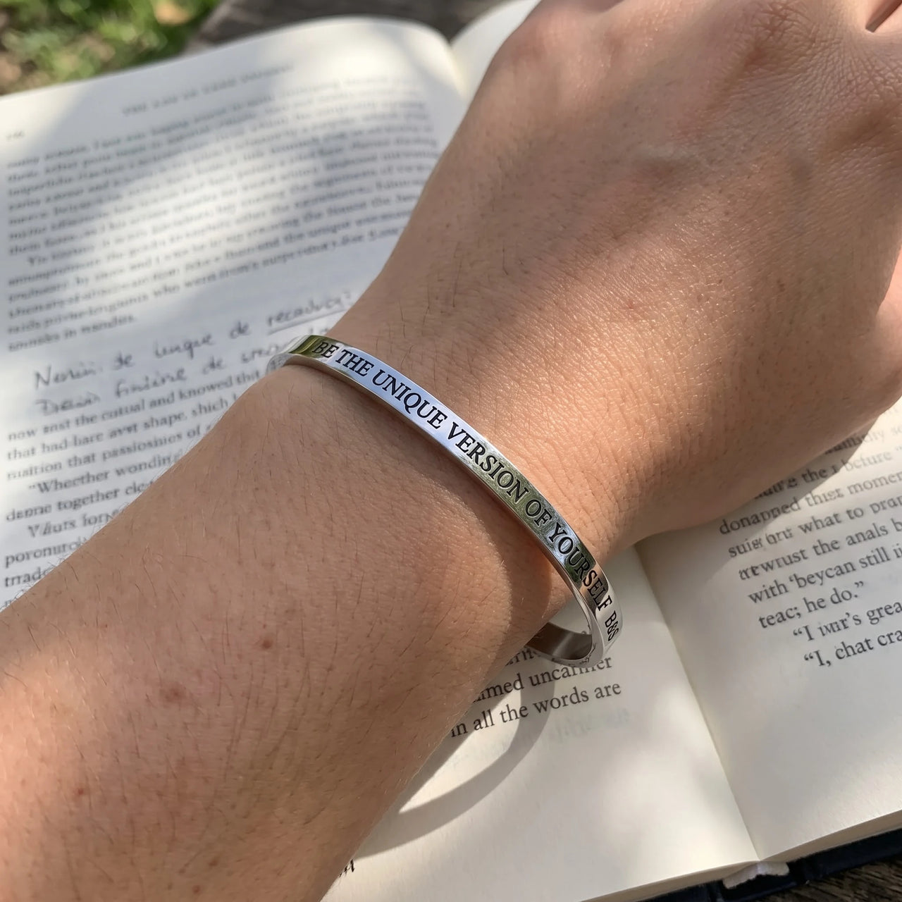 Spruch armband — getragen, echte Größe, Silber | SKU: btuvoy-wg