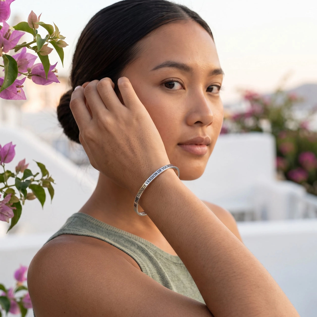 Armband mit spruch — getragen im Alltag, Silber | SKU: btuvoy-wg