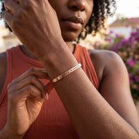 Thumbnail for Brustkrebs armband — getragen im Alltag, Roségold | SKU: 7220397-rose-gold-plated