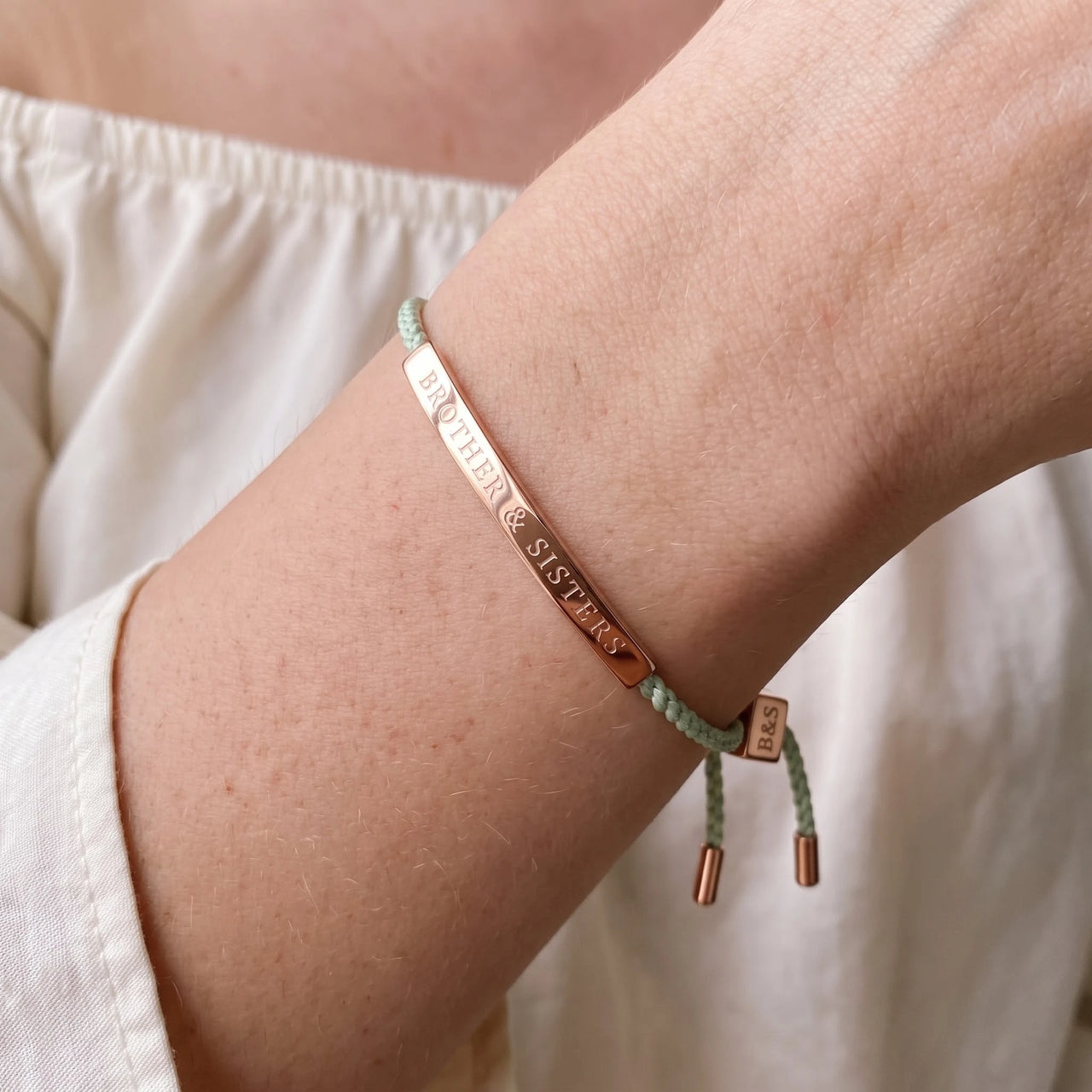 Kordelarmband — Nahaufnahme der Details, Roségold | SKU: lanature-rg