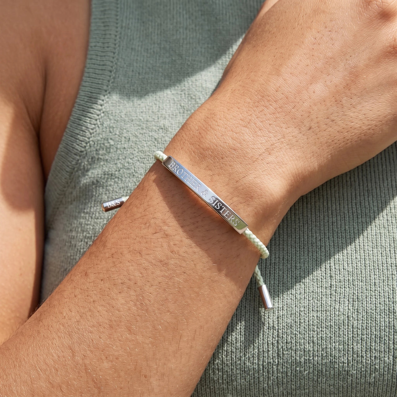 Geflochtenes armband — Nahaufnahme der Details, Silber | SKU: lanature-wg