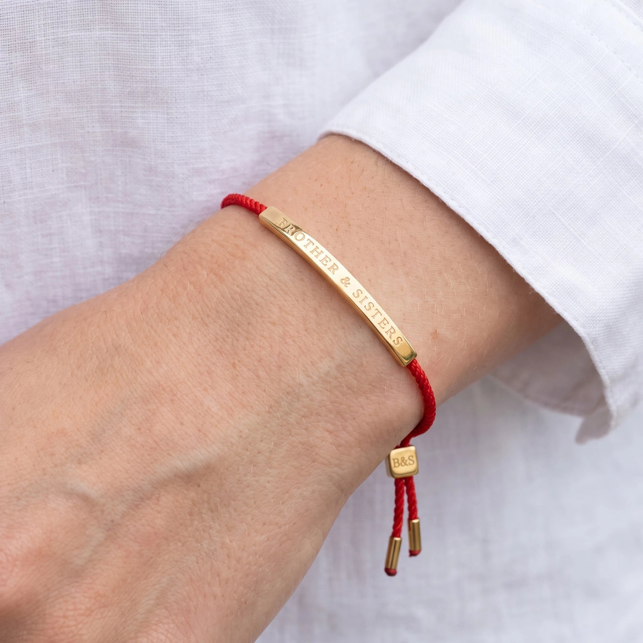 Freundschaftsarmband — Nahaufnahme der Details, Gold | SKU: lamour-g