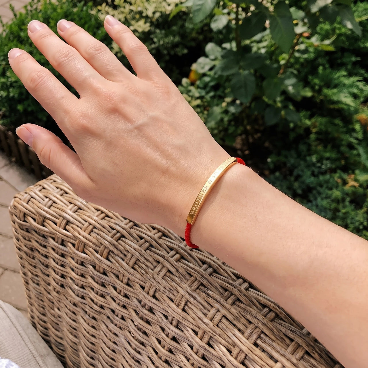 Stoffarmband — getragen, echte Größe, Gold | SKU: lamour-g
