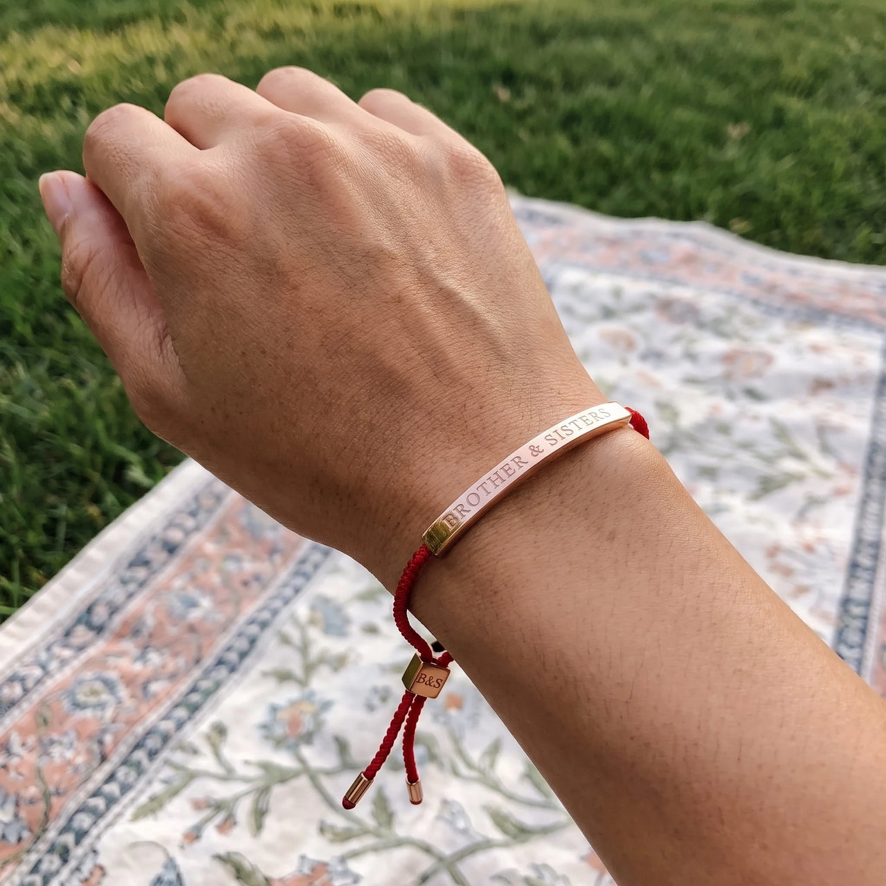 Stoffarmband — getragen, echte Größe, Roségold | SKU: lamour-rg