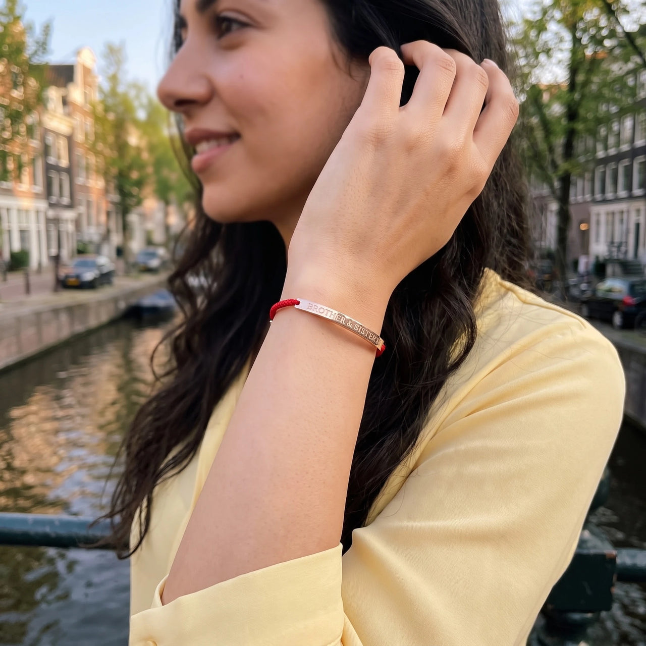 Kordelarmband — getragen im Alltag, Roségold | SKU: lamour-rg