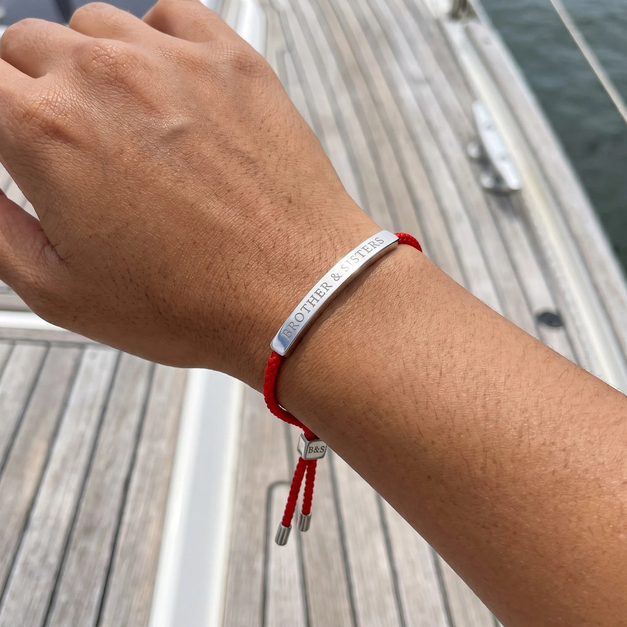 Gravur armband — getragen, echte Größe, Silber | SKU: lamour-wg