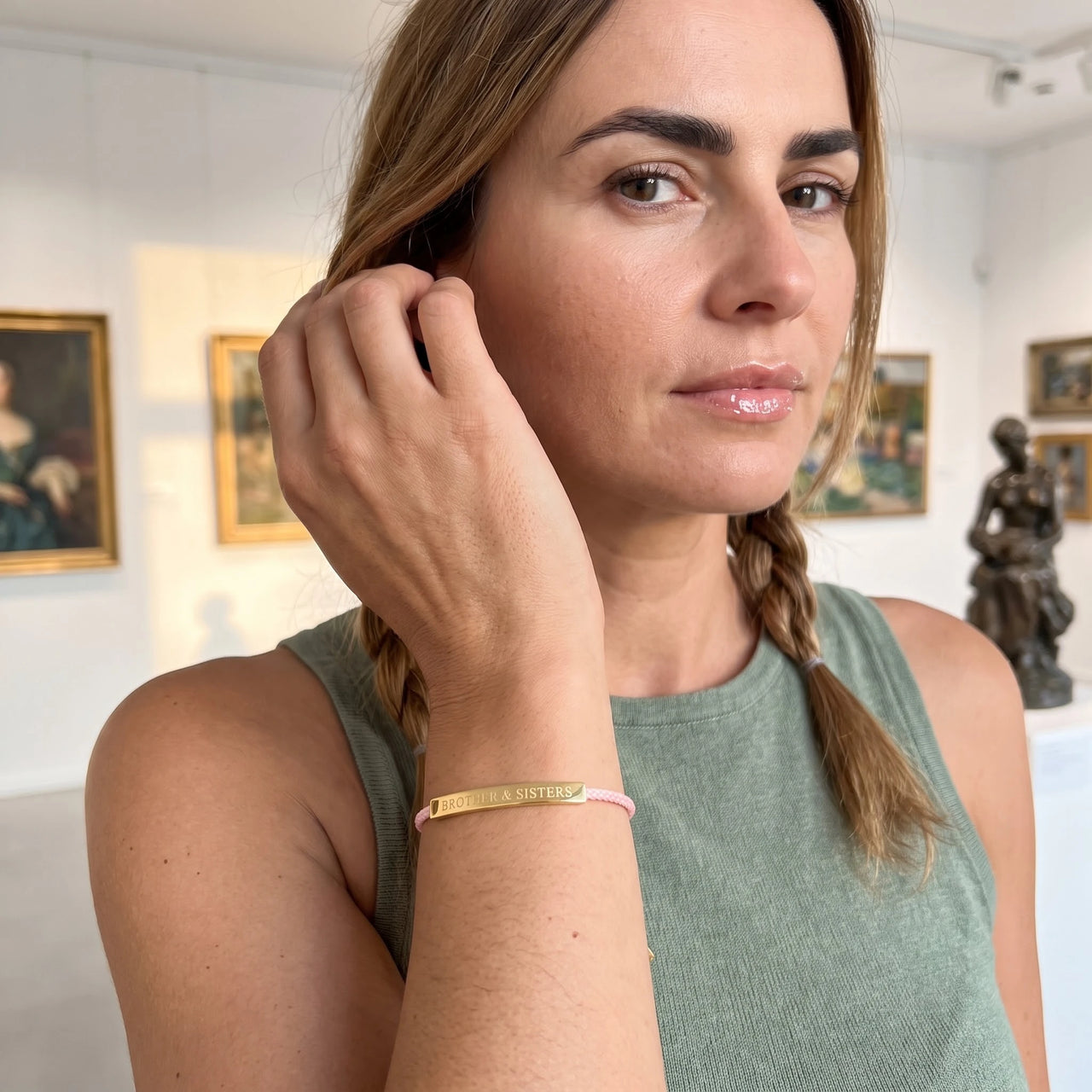 Gravur armband — getragen im Alltag, Gold | SKU: lecorail-g