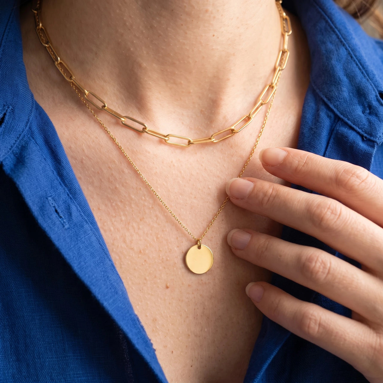 The Trendy, gold necklace — close up | SKU: le-tendance-g