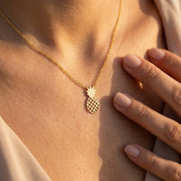 Thumbnail for Close-up of the gold necklace worn on the skin | SKU: 8050907-gold