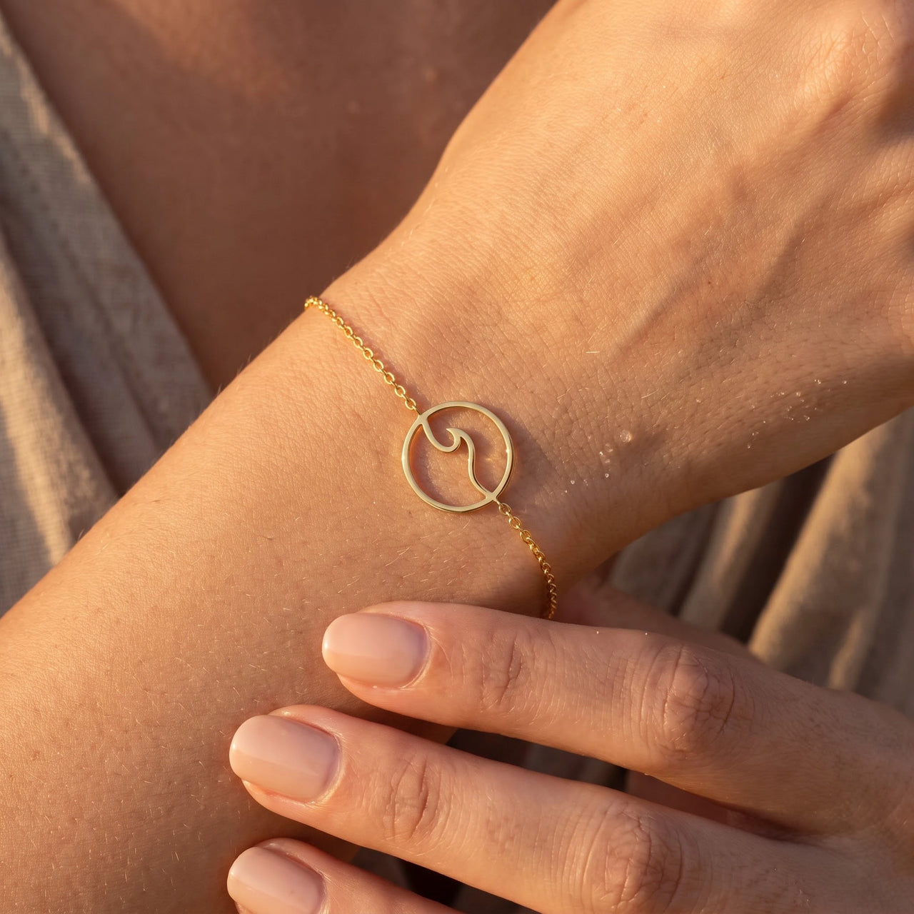 Meer armband — Nahaufnahme der Details, Gold | SKU: 17429078-gold