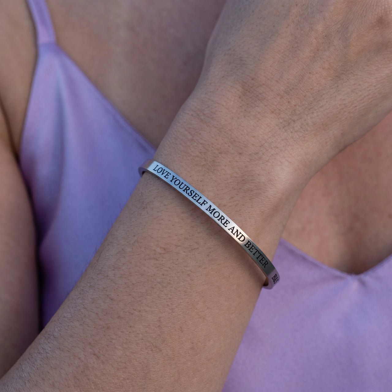 Selbstliebe geschenk — Nahaufnahme der Details, Silber | SKU: lymab-wg