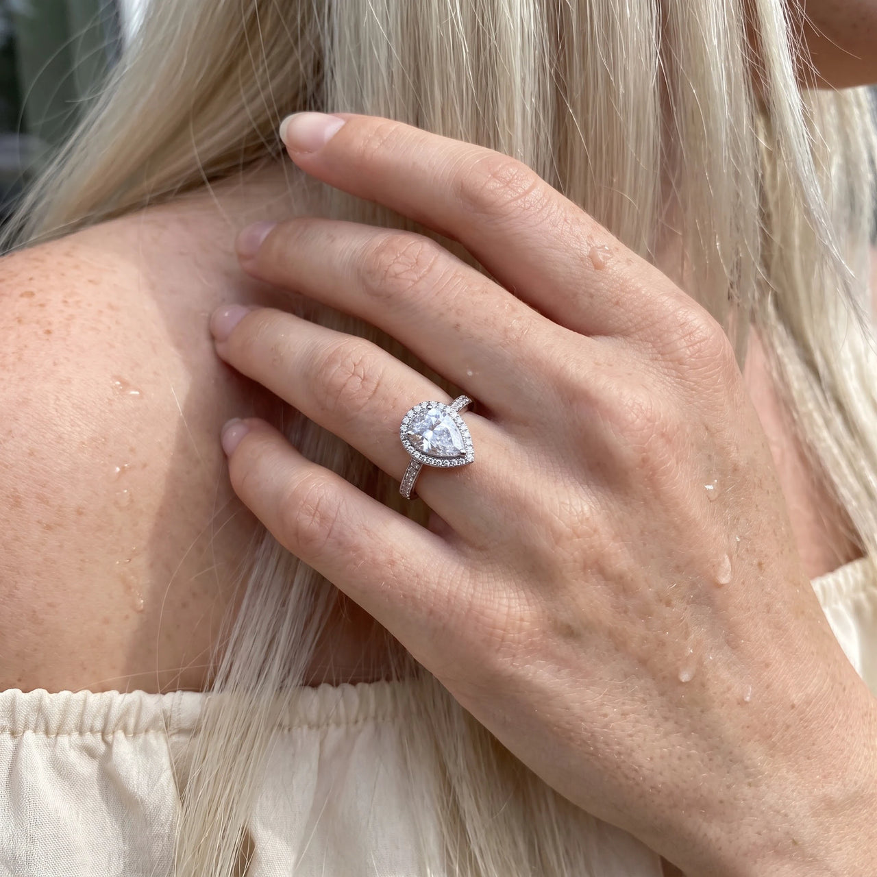 Tropfen ring — Nahaufnahme der Details, Silber | SKU: 505162-4.5-silver