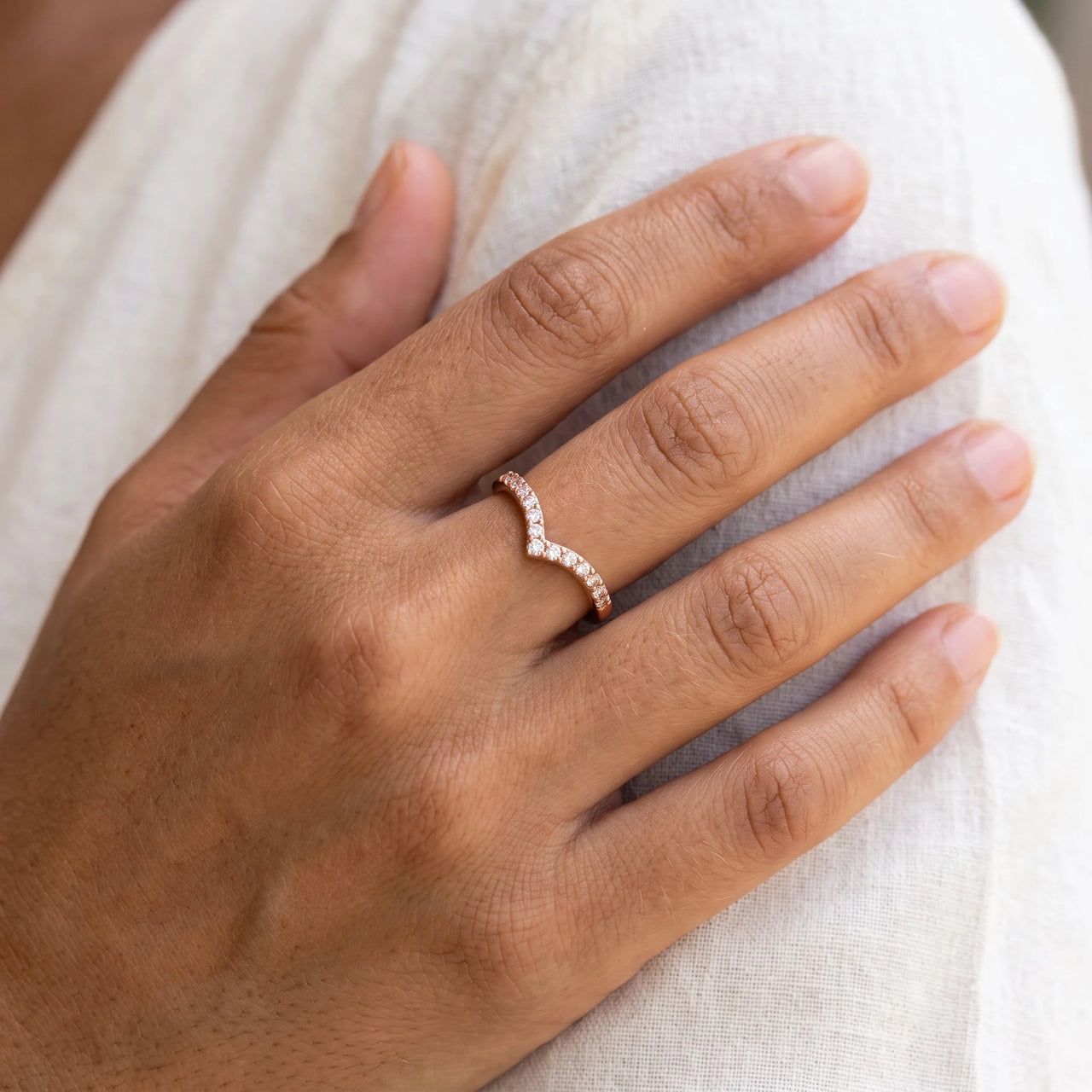 Stapelring — Nahaufnahme der Details, Roségold | SKU: 10645547-4.5-rose-gold
