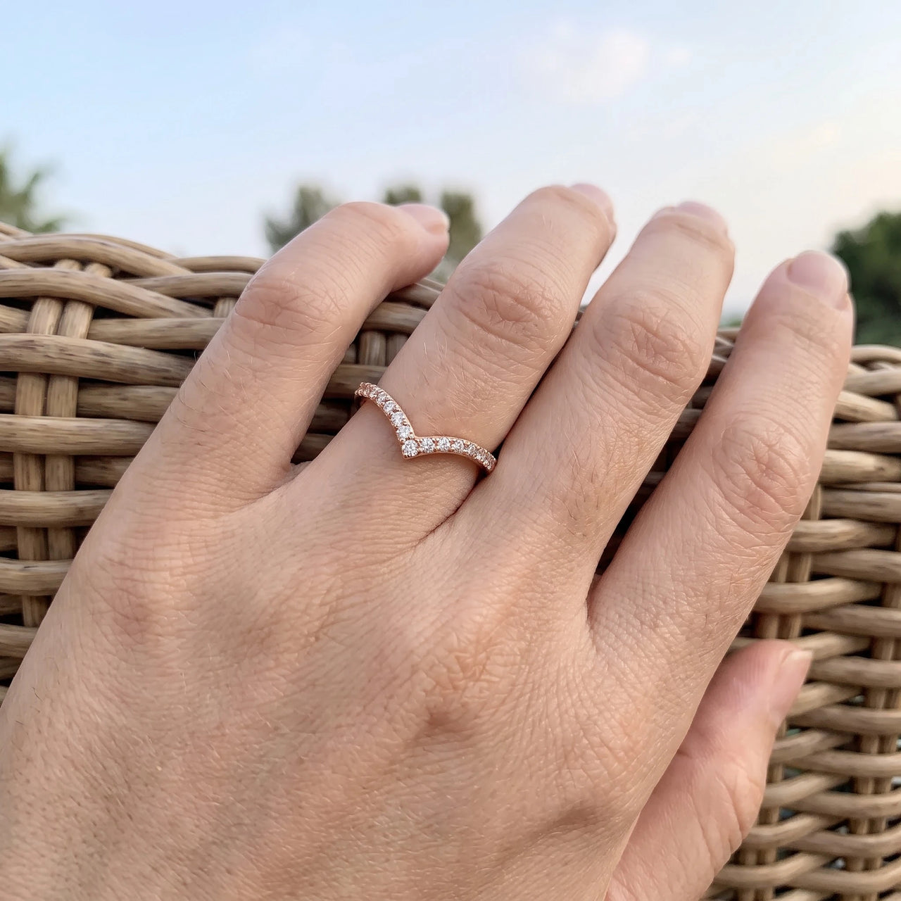 Chevron ring — getragen, echte Größe, Roségold | SKU: 10645547-4.5-rose-gold