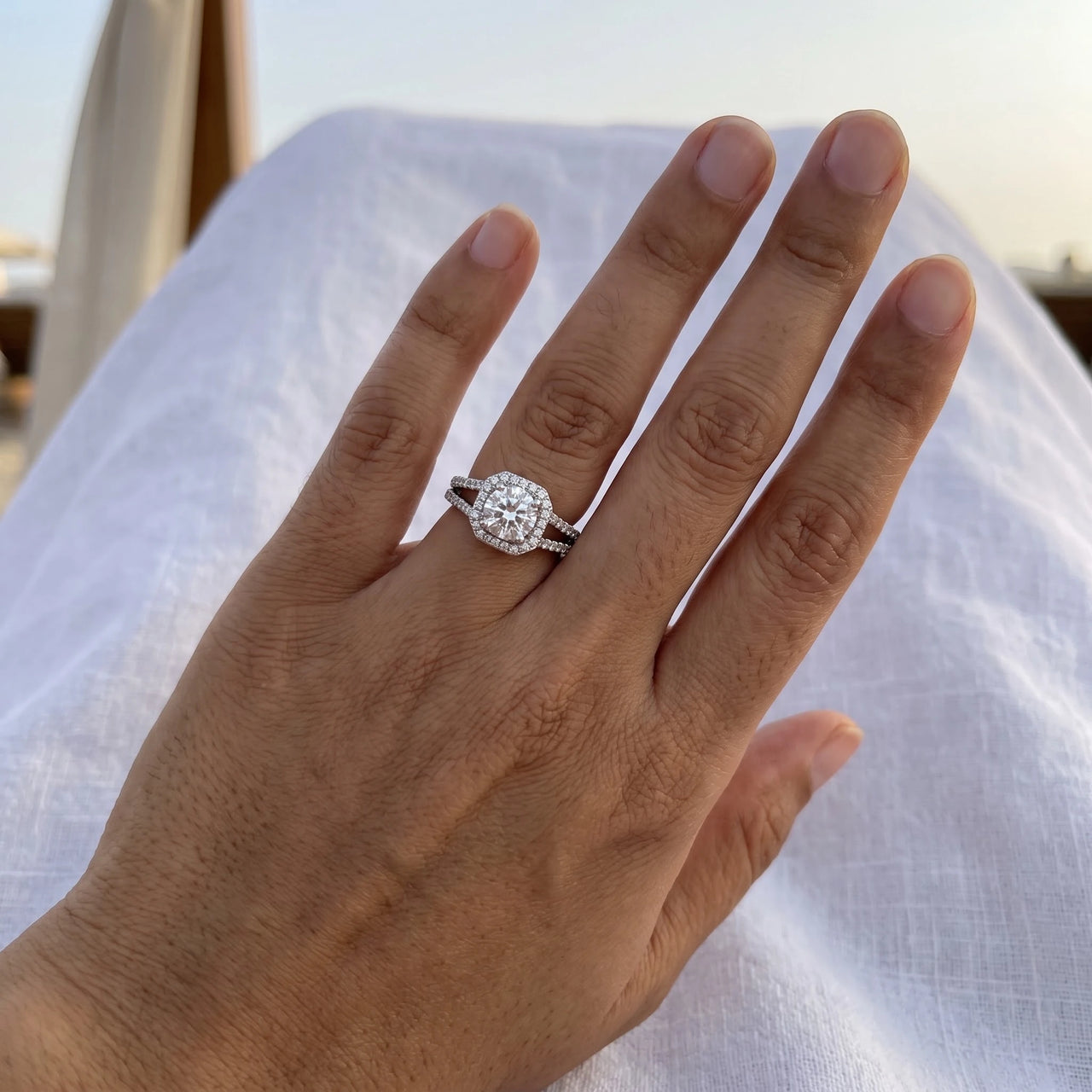 Ring mit zirkonia — getragen, echte Größe, Silber | SKU: 346060-4.5-silver