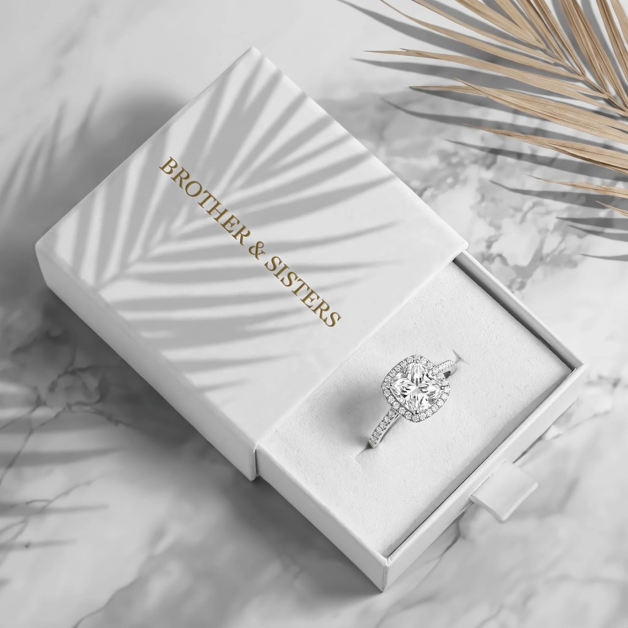 Ring mit zirkonia — in der Geschenkbox, Silber | SKU: 497131-4.5-silver